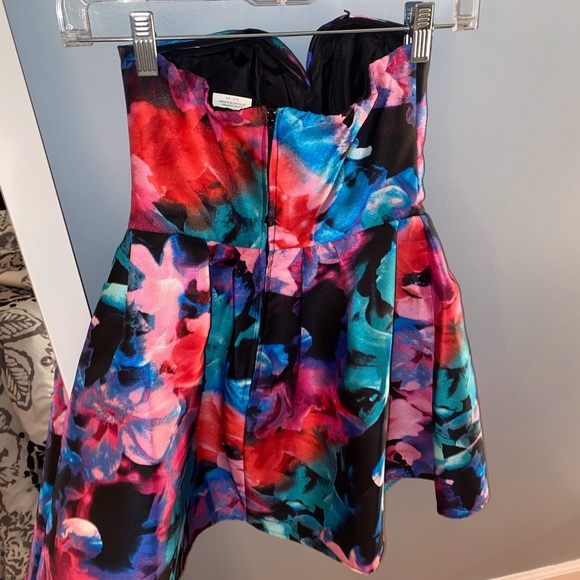 Floral dress - Picture 3 of 3